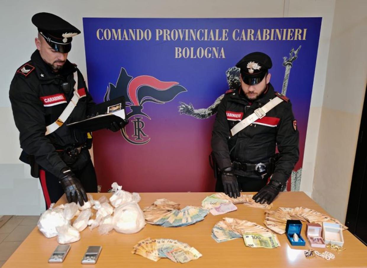Bologna: maxi sequestro di cocaina e denaro, arrestato un 47enne
