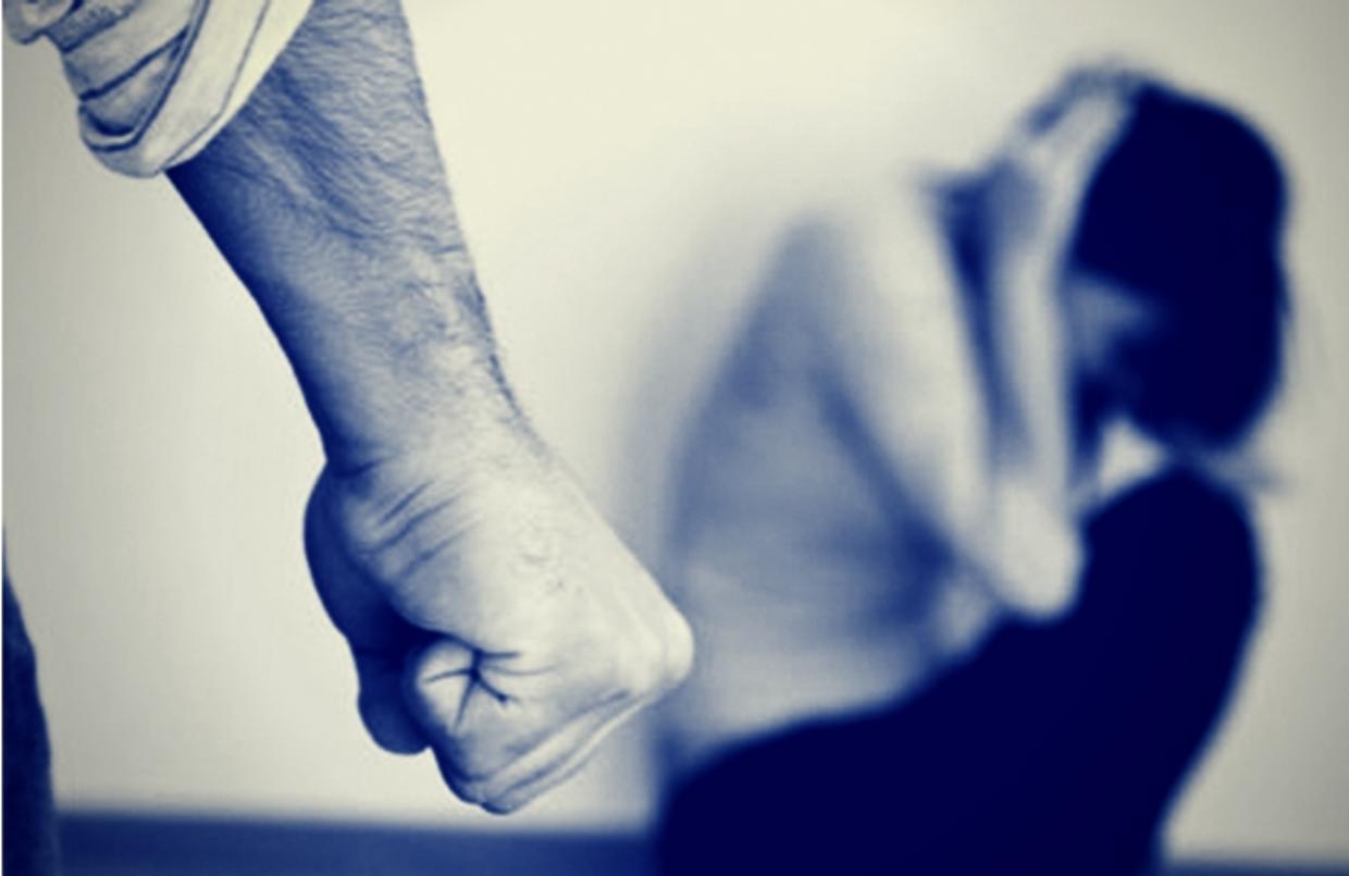 Arrestato 24enne a Imola per sequestro di persona e minacce con machete all'ex fidanzata
