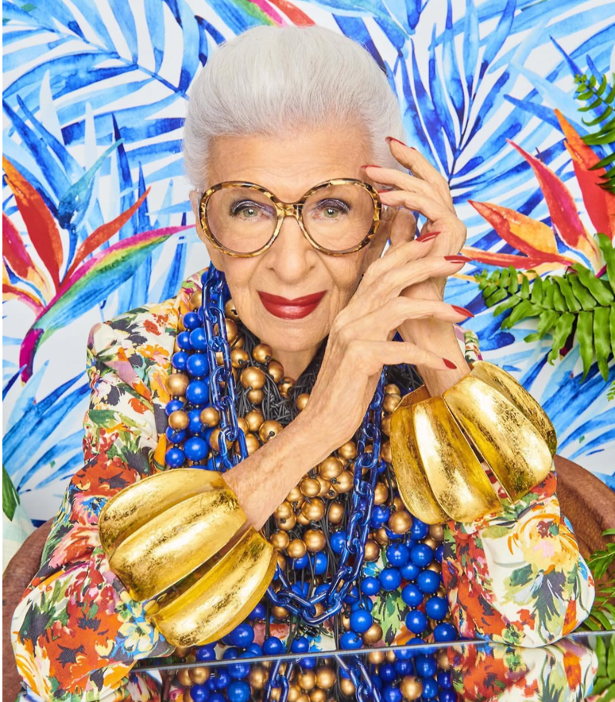 Iris Apfel: un’asta esclusiva svela oltre 200 capolavori della regina dello stile