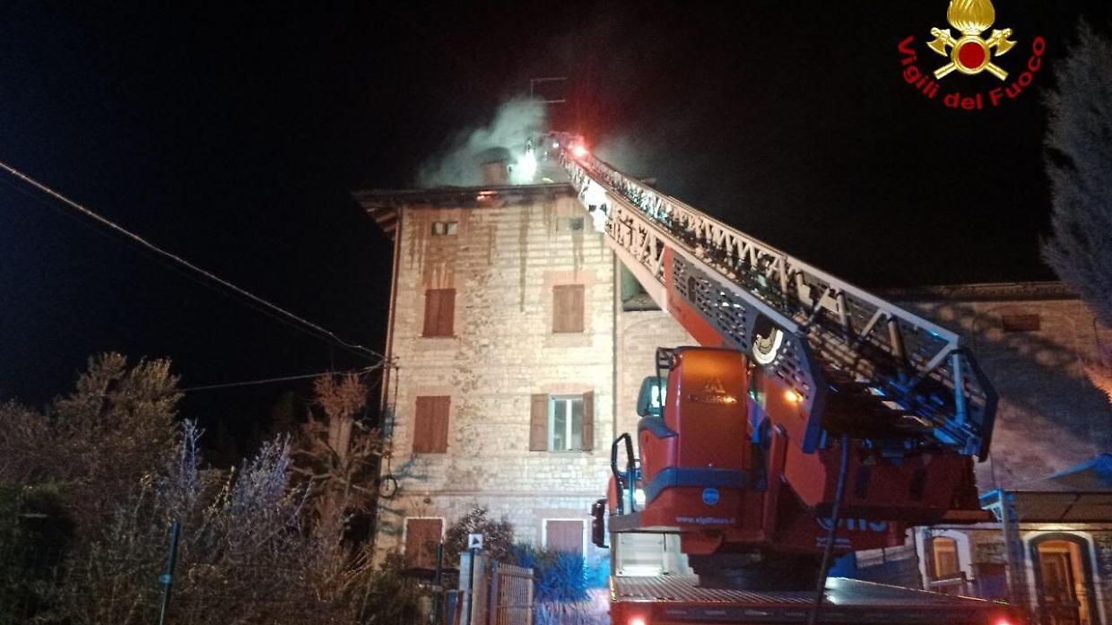Incendio a Nirano: l'intervento tempestivo dei Vigili del Fuoco evita il peggio