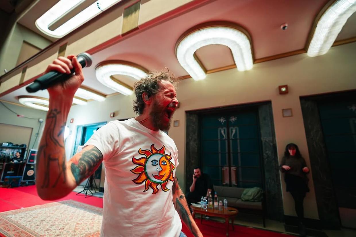 Pala Jova Official: Jovanotti si "allena" per il tour al Padiglione delle feste di Castrocaro