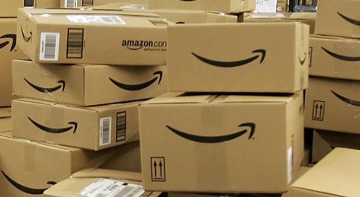 Tra "blind sale", unboxing e myster box: il nuvo trend che sta facendo impazzire i social con i pacchi non consegnati