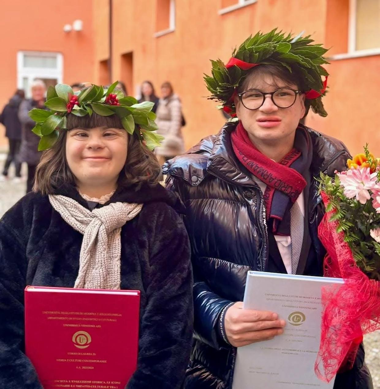 Chiara e Francesco, un grande traguardo: primi laureati con disabilità cognitive a Modena