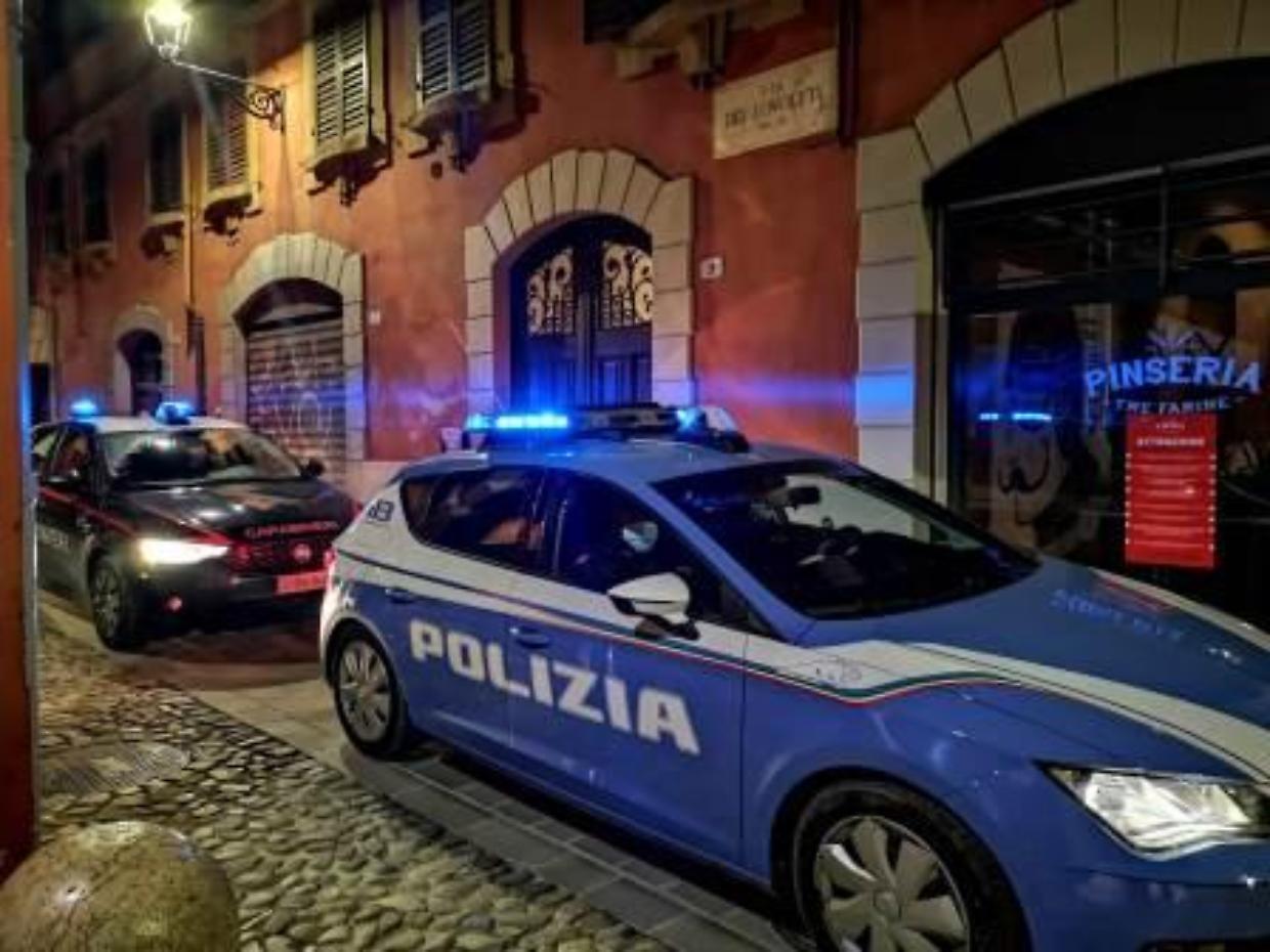 Blitz nel Modenese: droga sequestrata, arresti e patenti ritirate durante i controlli notturni