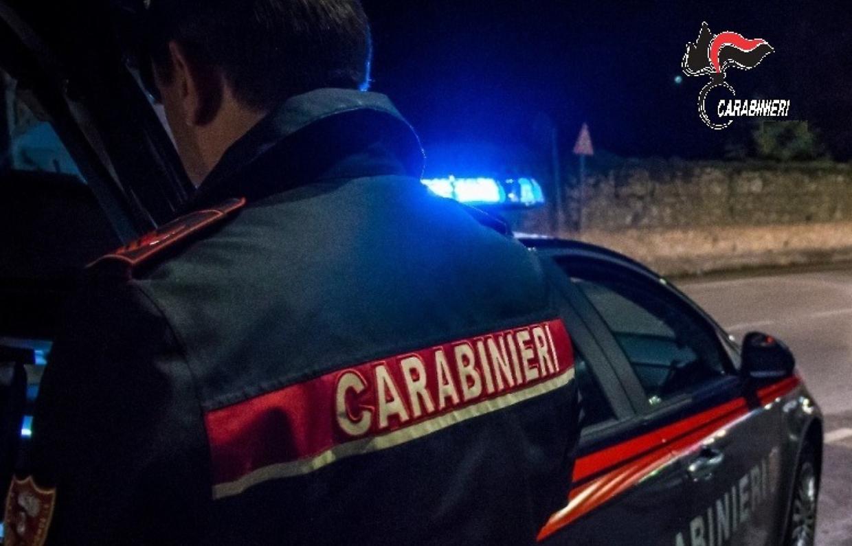 Fermato 33enne con coltello e crack a Reggio Emilia, scatta la denuncia e proseguono le indagini