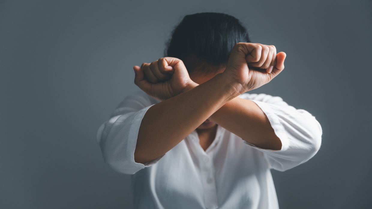 Udienza rinviata: stalker di 39 anni a processo per minacce e aggressioni all'ex compagna