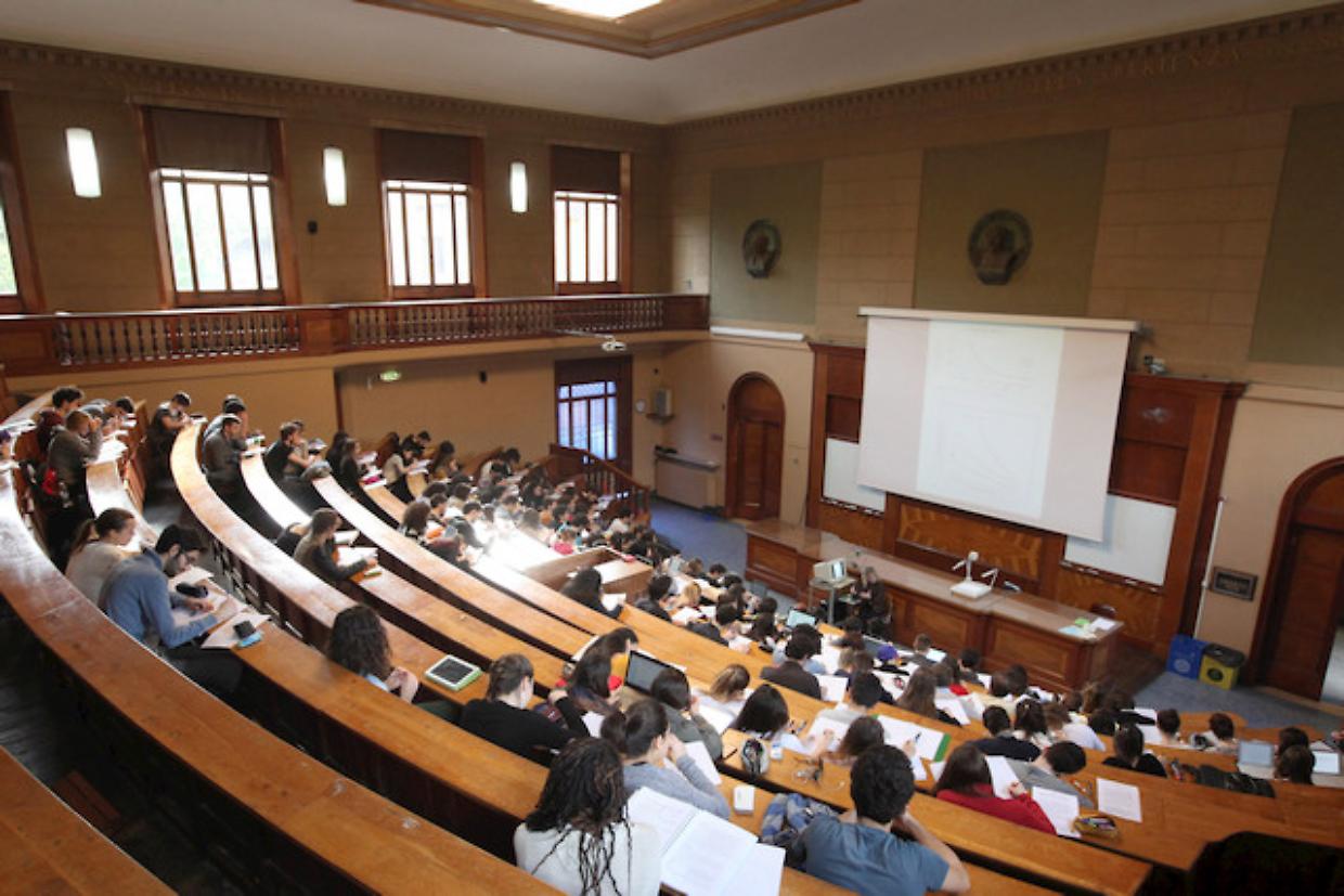 Università di Bologna: crescono gli iscritti e gli studenti internazionali