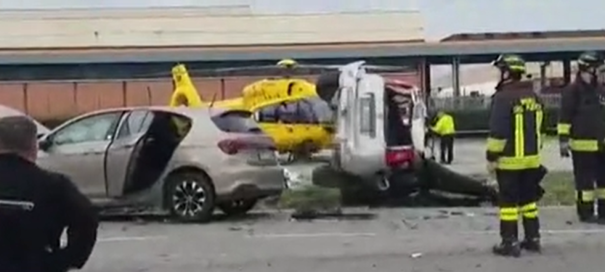 Incidente sulla via Emilia: un malore la causa dello schianto dell'auto contro un tir