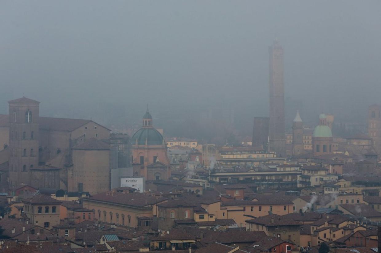 Smog a Bologna, l'allarme dell'AUSL: 753 morti nel 2023