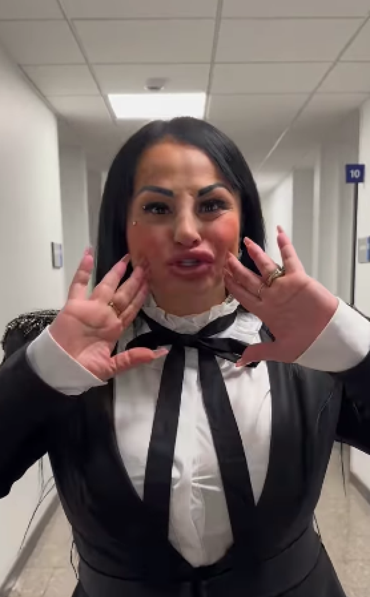 Rita De Crescenzo senza freni: "Tutti i giorni mio marito alle 5 mi bussa per..."