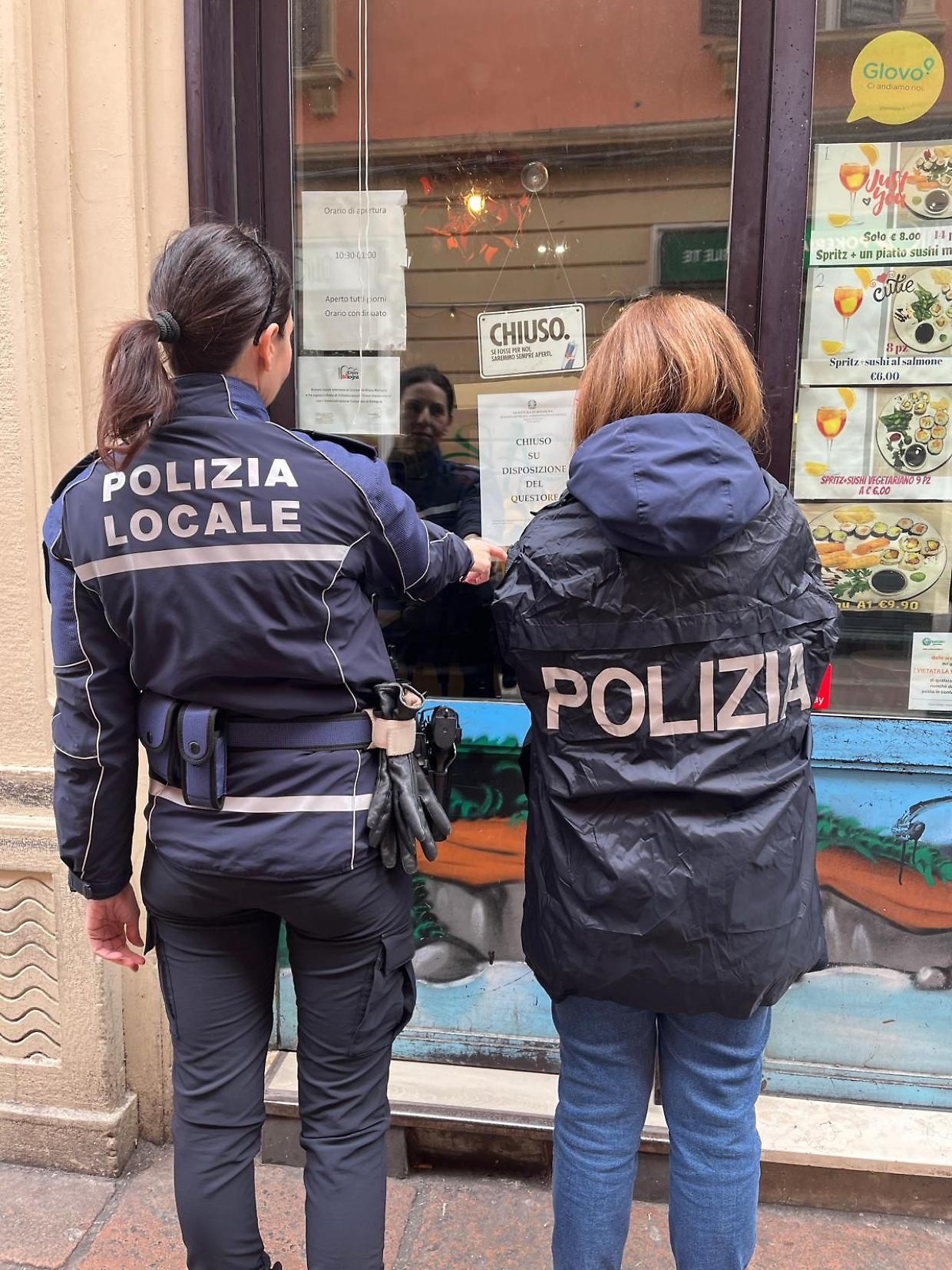 Sequestrati prodotti e multati negozi alla Bolognina