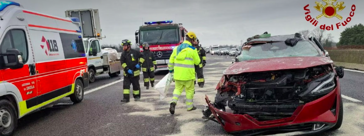 Incidente sull'A14: quattro feriti in ospedale, tratto autostradale chiuso al traffico