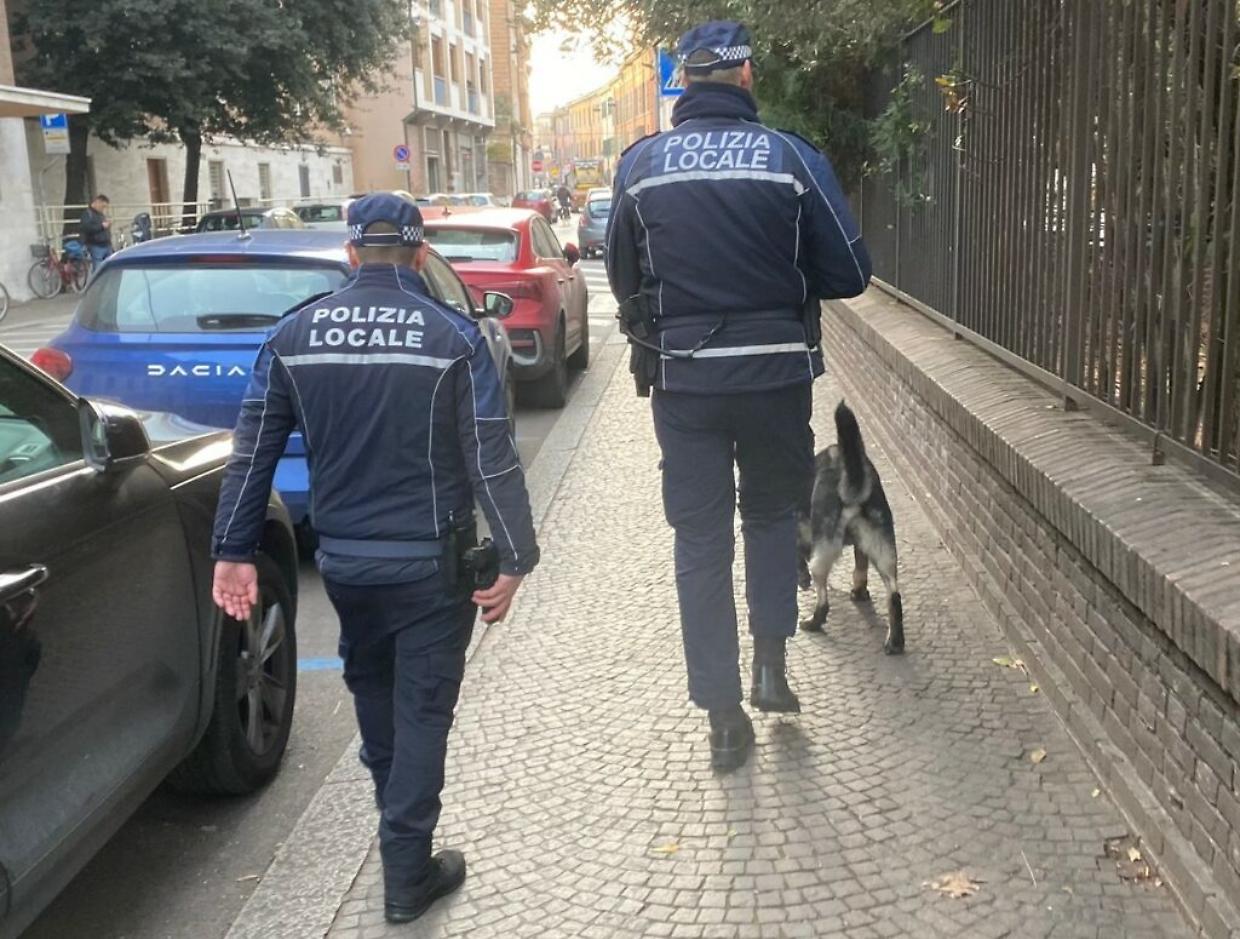 Abusivo e spacciatore, arrestato, processato e rilasciato