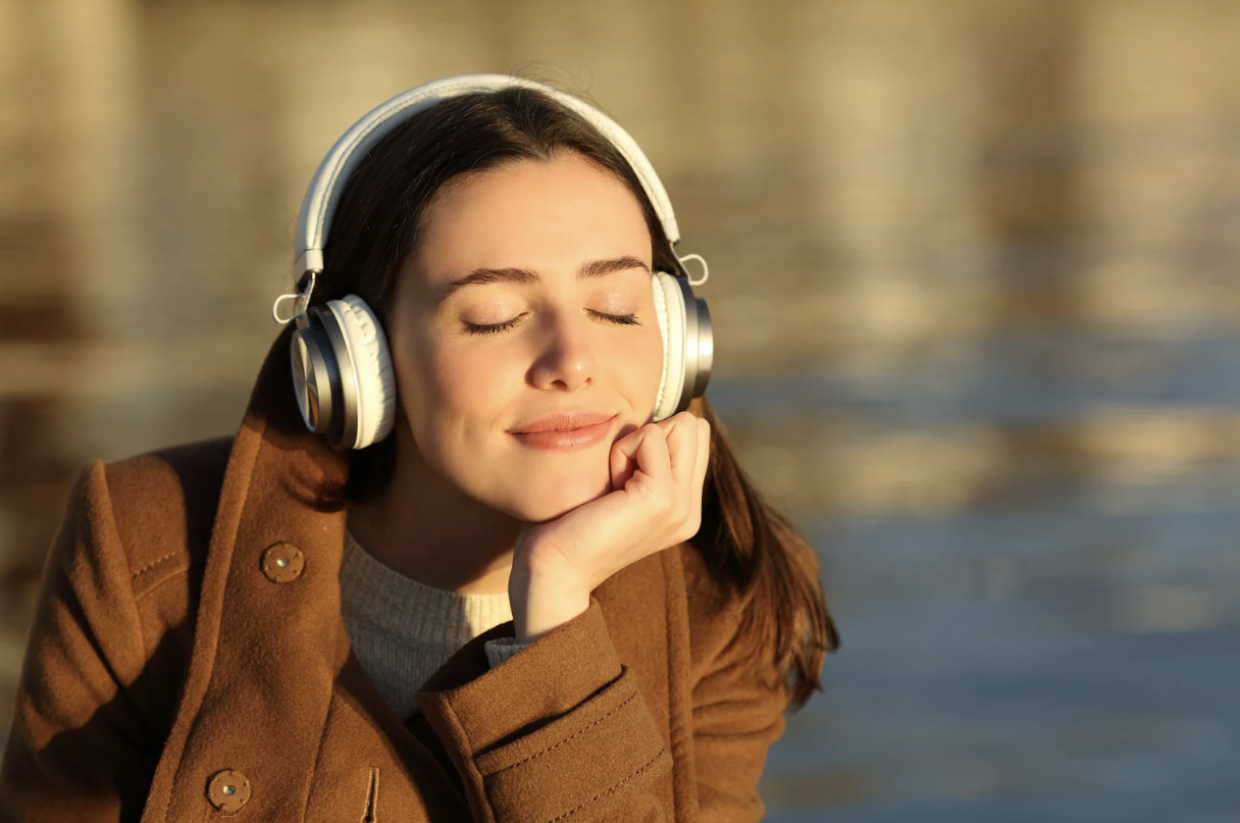 Rumore bianco: benefici e controversie sull'utilizzo per migliorare il sonno