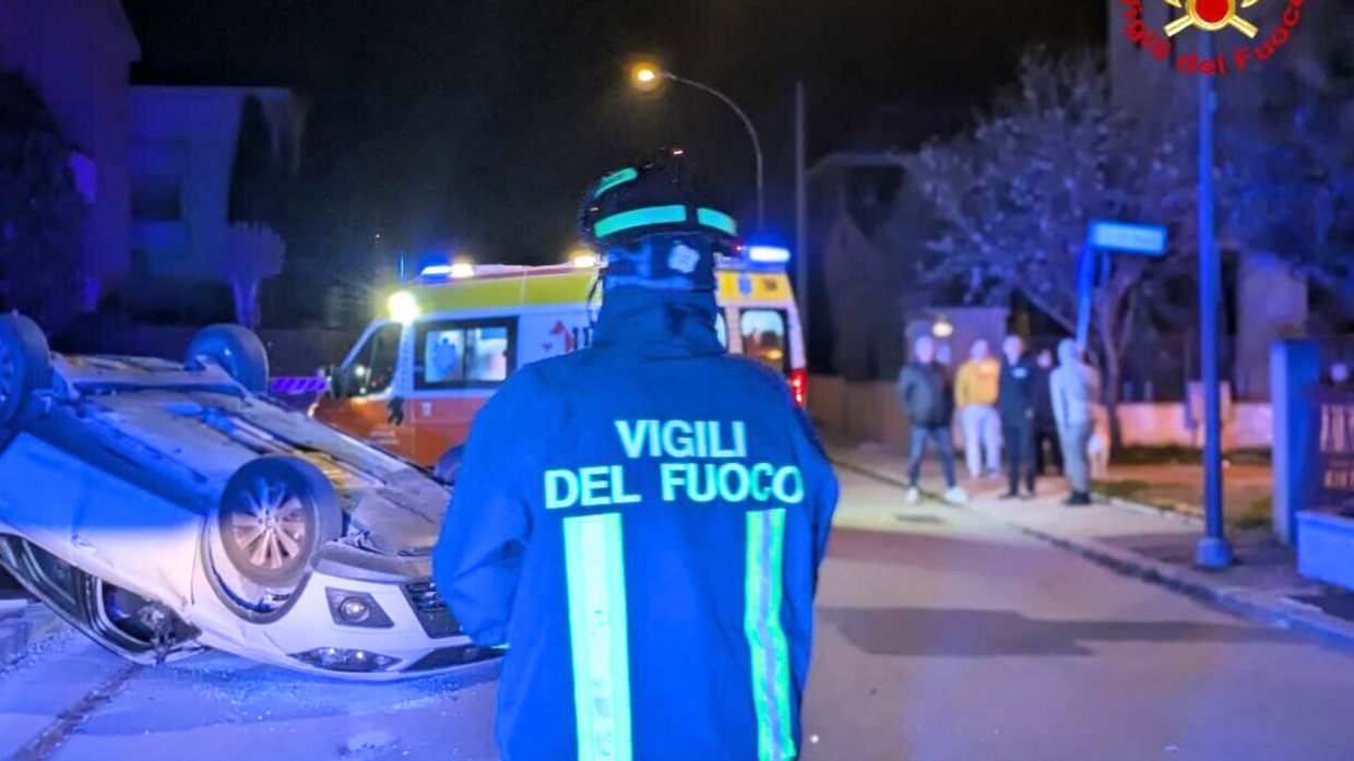 Auto si ribalta a Ca'Ossi: ferito il conducente