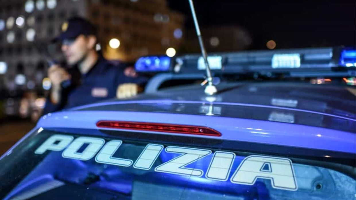 Lite e aggressione tra due donne fuori da un locale: una finisce ricoverata