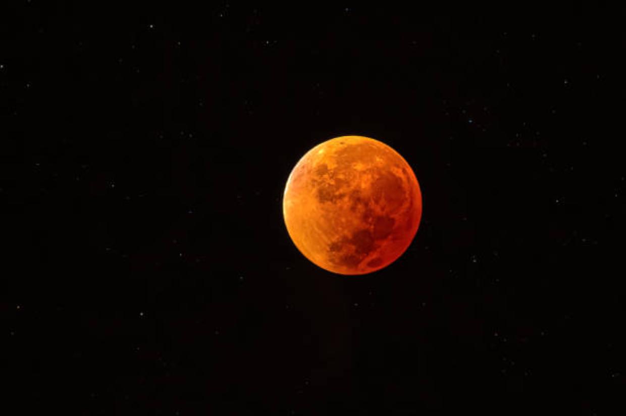 Tutto pronto per il 14 di marzo, nei cieli ci sarà la Luna rossa