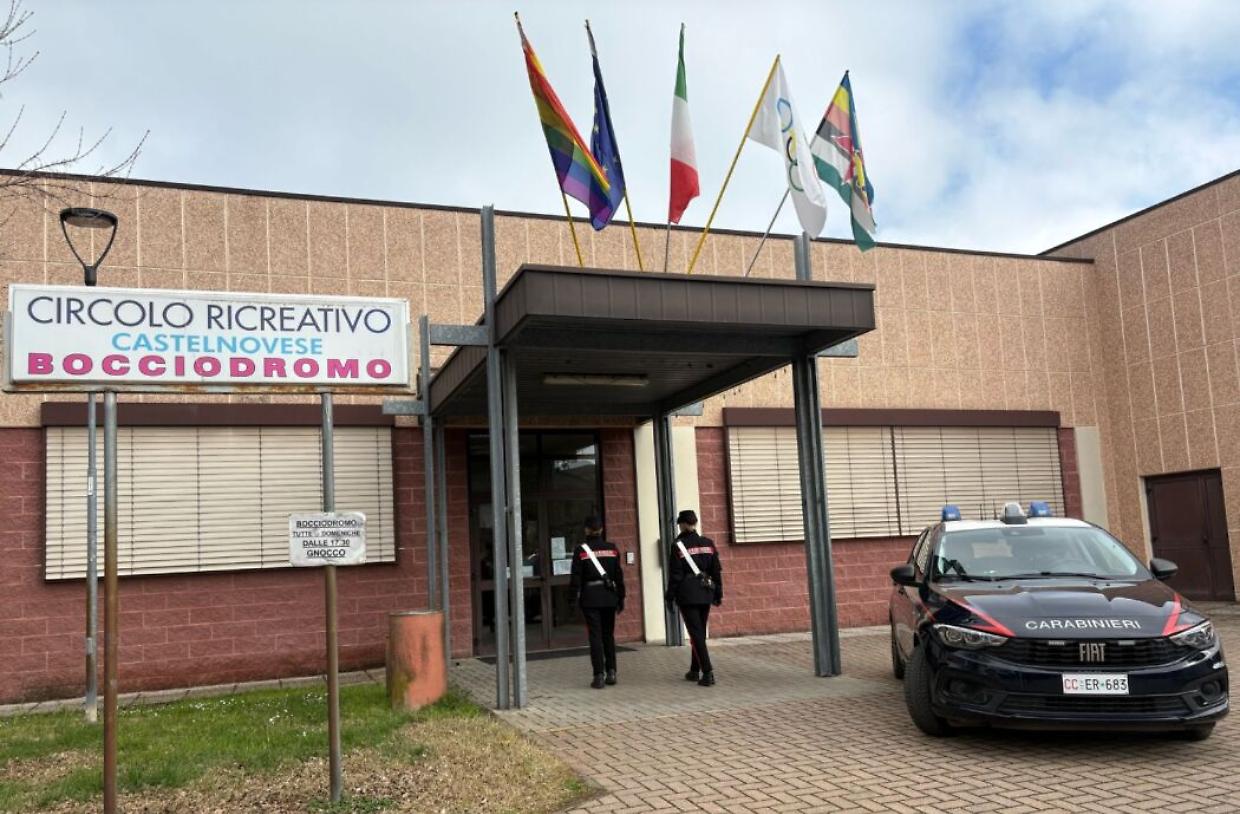 Furti seriali al circolo Arci di Castelnovo Sotto: fermati e denunciati ma ritornano a rubare