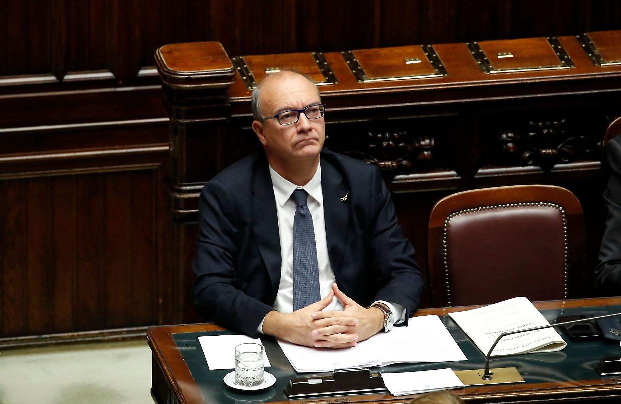 Il Ministero dell’Istruzione vieta l’uso di asterisco e schwa nelle comunicazioni ufficiali