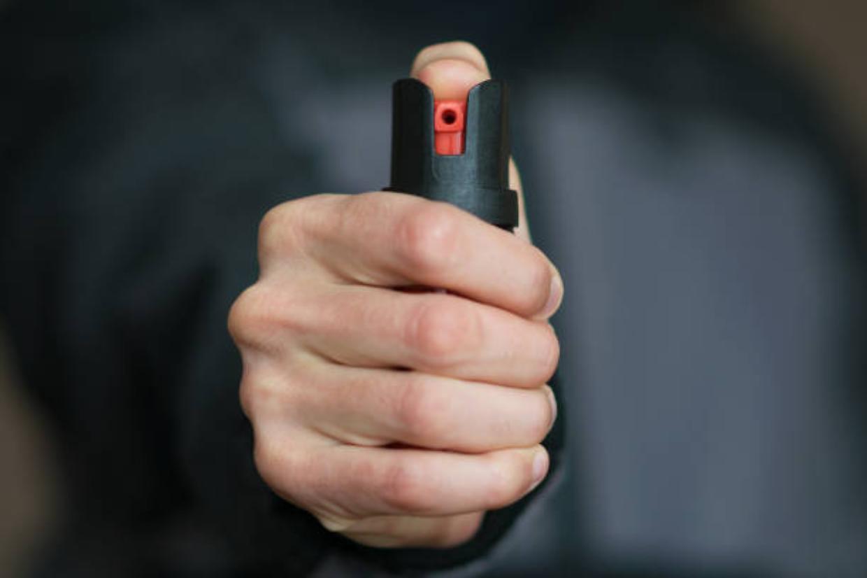 Nuovo caso di spray al eperoncino a Modena: scuola evacuata e studenti in ospedale