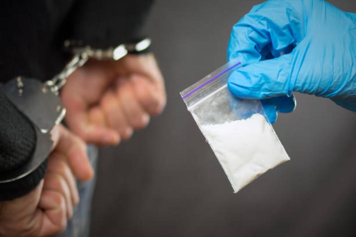 Scommesse, slot e… stupefacenti: sospeso per un bar usato come base per lo spaccio di droga dal valore di 8.750 euro