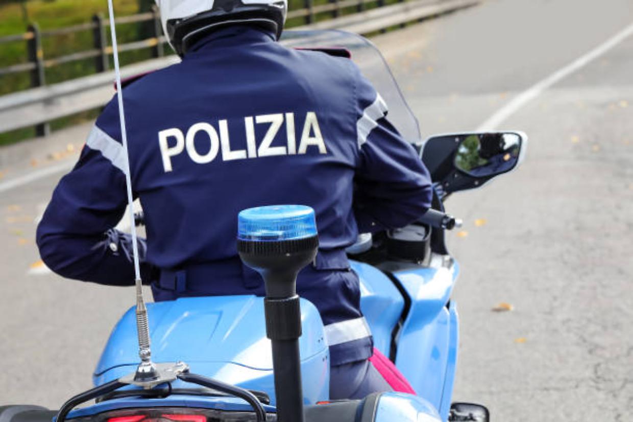 A Crespellano, un semirimorchio si sgancia da un tir mandando in tilt il traffico
