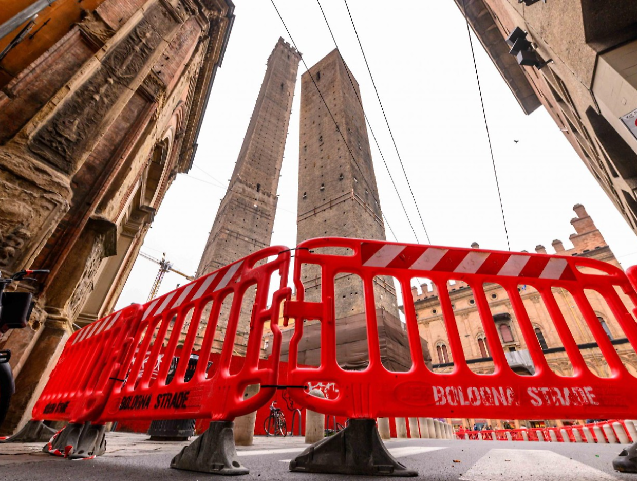 Fortuna e destino della Torre Garisenda: il progetto per la messa in sicurezza procede a rilento? 