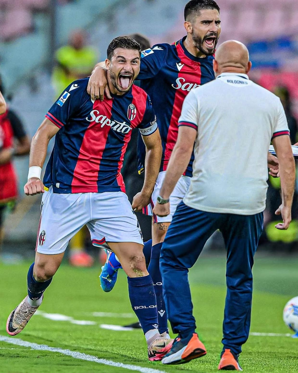 Riccardo Orsolini premiato dall'AIC come miglior calciatore di marzo