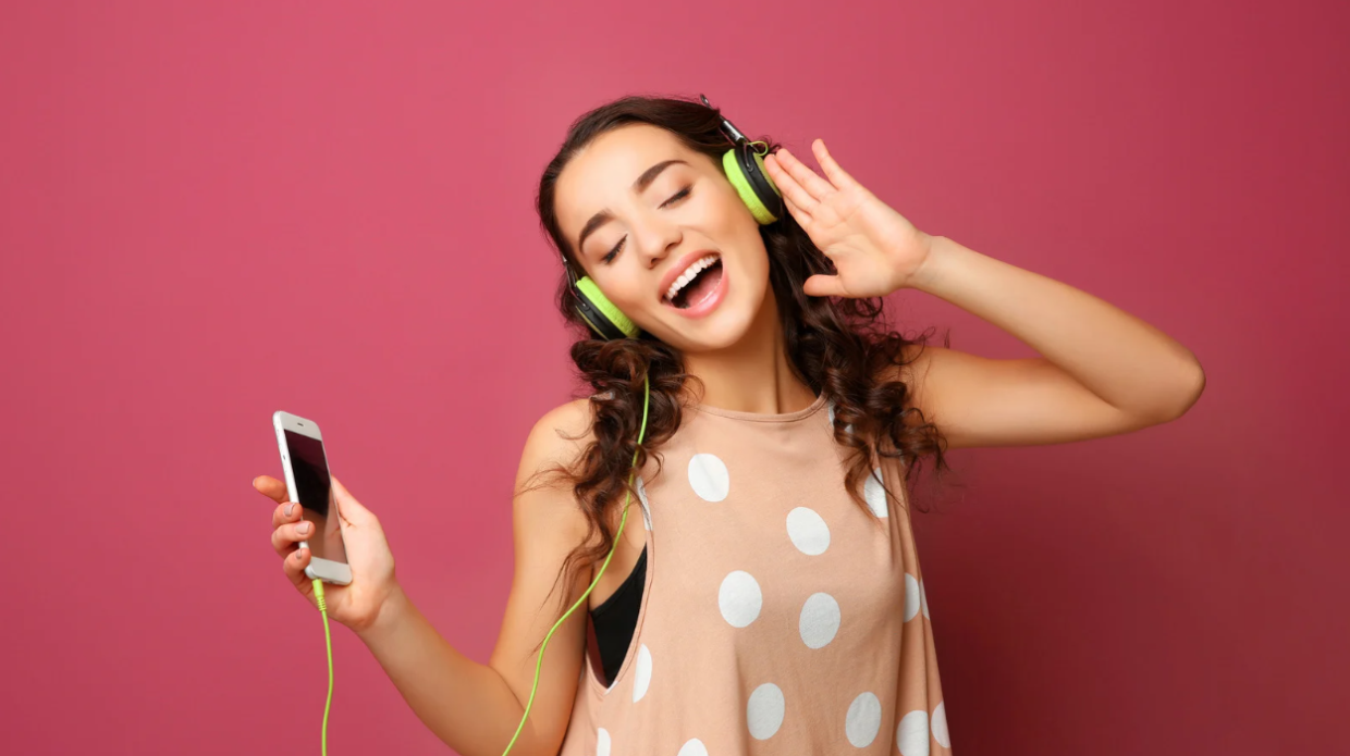 Ecco cosa succede al cervello quando ascoltiamo la nostra musica preferita