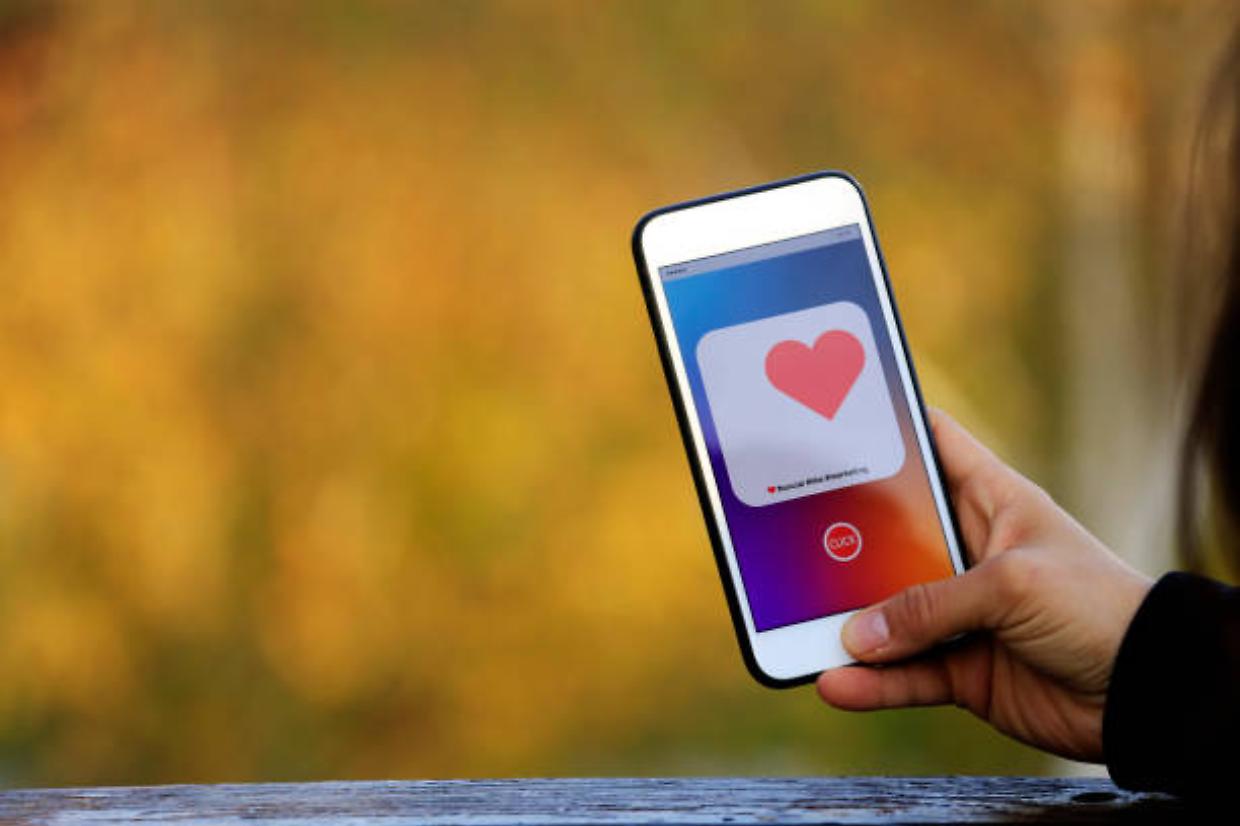 Dallo swipe al raggiro:  come le app di incontri nascondono nuove truffe digitali