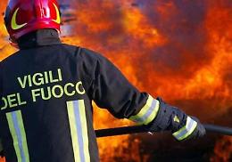 Incendio notturno a Paganine: due donne intossicate