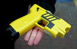 La Lega: "Bene l'assunzione dei vigili, ora la giunta gli dia i Taser"