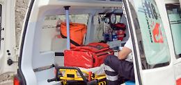 Scontro tra due auto sulla Porrettana: traffico deviato e conducenti portati al pronto soccorso