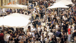  Napoli condannato per la movida: risarciti i residenti di Piazza del Gesù