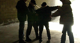 Baby gang in azione a san lazzaro: rapina notturna e arresti 
