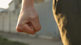 Aggredisce l'ex moglie e il suo compagno: arrestato un di 38enne a Faenza