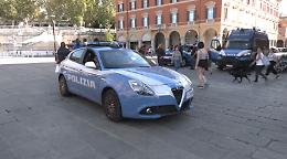 Bologna, un giovane nigeriano arrestato in piazza per droga e armi 