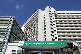 Bologna, ricoverato per i calcoli muore  in ospedale: indagati due medici
