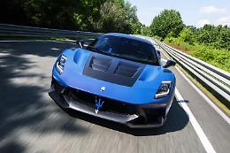 Maserati, festa con la nuova Supercar in California ma in fabbrica resta la cassa 