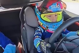 Dai kart a Ferrari e Lamborghini, ecco chi è il bimbo che a 5 anni guida a 300 all'ora IL VIDEO
