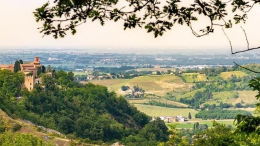 "Camminanti del silenzio": un viaggio teatrale nel bosco di Monteveglio