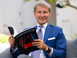 Lamborghini,  i due cuori di Urus SE. Parla il ceo Winkelmann. Ecco cosa ha detto