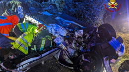Schianto a Savignano: vigili del fuoco salvano il conducente dalle lamiere