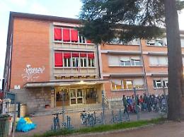 Bologna: aggredito a scuola, la nonna blocca il bullo
