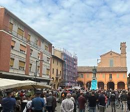 Alluvionati in piazza a Budrio: "Non abbiamo più soldi da investire per le ricostruzioni"