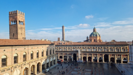 Aggredita  in pieno giorno a Bologna: «Ho avuto paura»