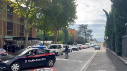 Caos in via Cavalieri Ducati, intervengono polizia e carabinieri