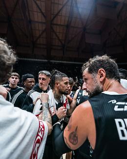 Virtus Bologna trionfa su Pistoia, Fortitudo cede a Rimini: una domenica dolce-amara per il basket bolognese