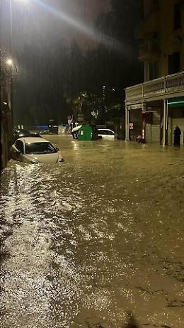 Bologna come Venezia, sommersa d'acqua e fango