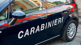 Caos a Malalbergo: distrugge sedie e tavoli in un bar, arrestato